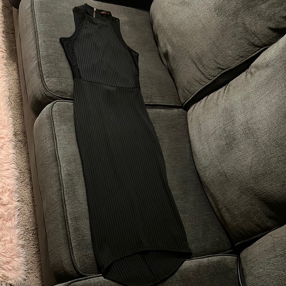 Black mid leg length dress - Picture 1 of 6